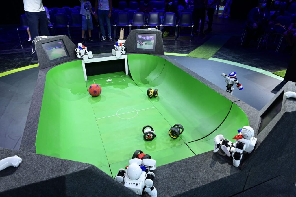 Des robots jouent au baby-foot