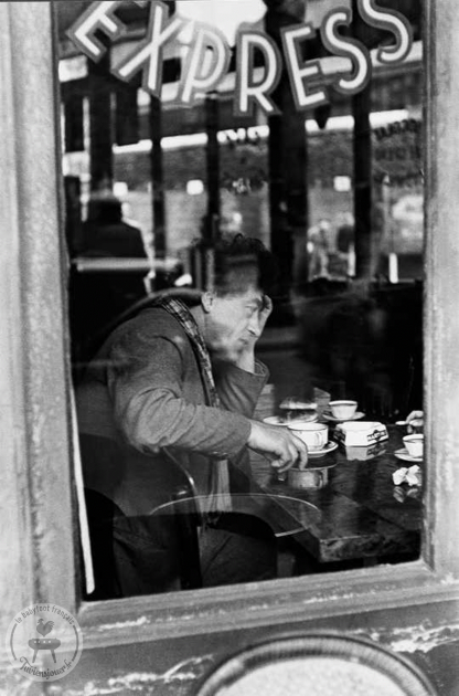 Alberto Giacometti au Café Express en 1950 - Photo par Ernst Scheidegger